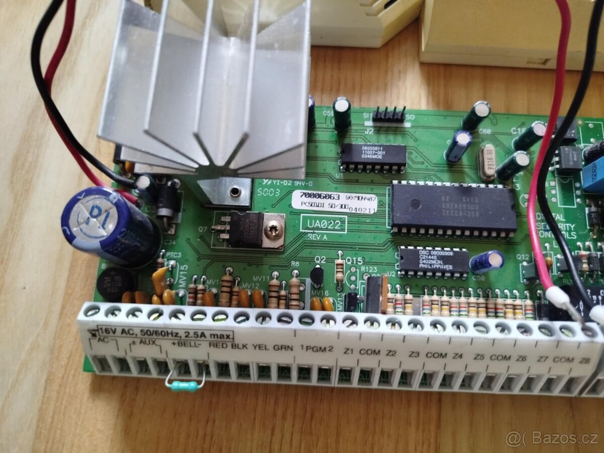 Zabezpečovací systém DSC 5010 s LCD klávesnici - 2