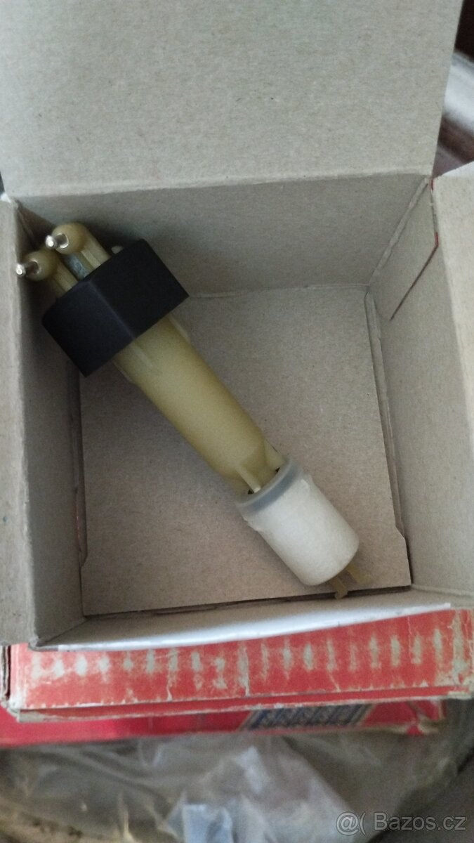 Senzor hladiny kapaliny BMW E30, E34, E36 - 2