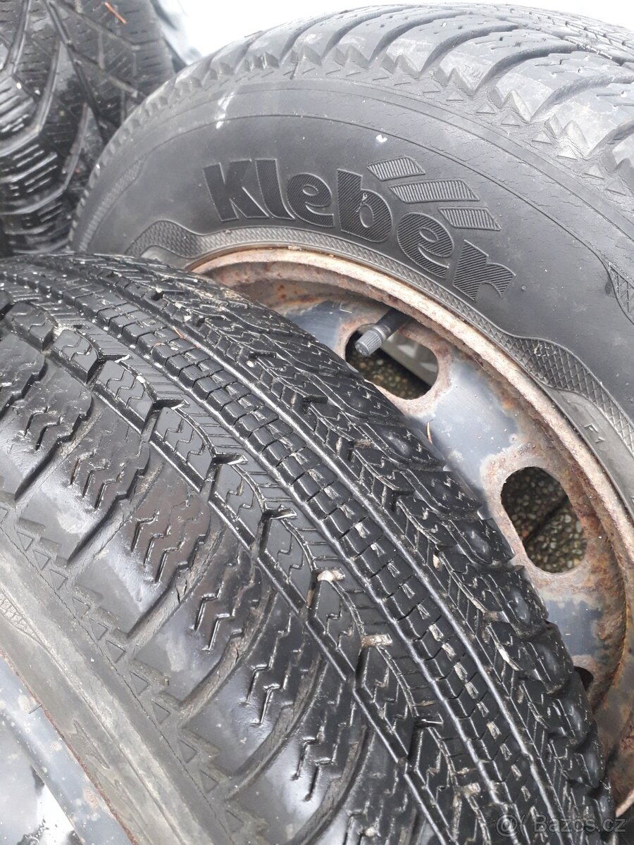 Zimní pneu 195/65/15 - 2