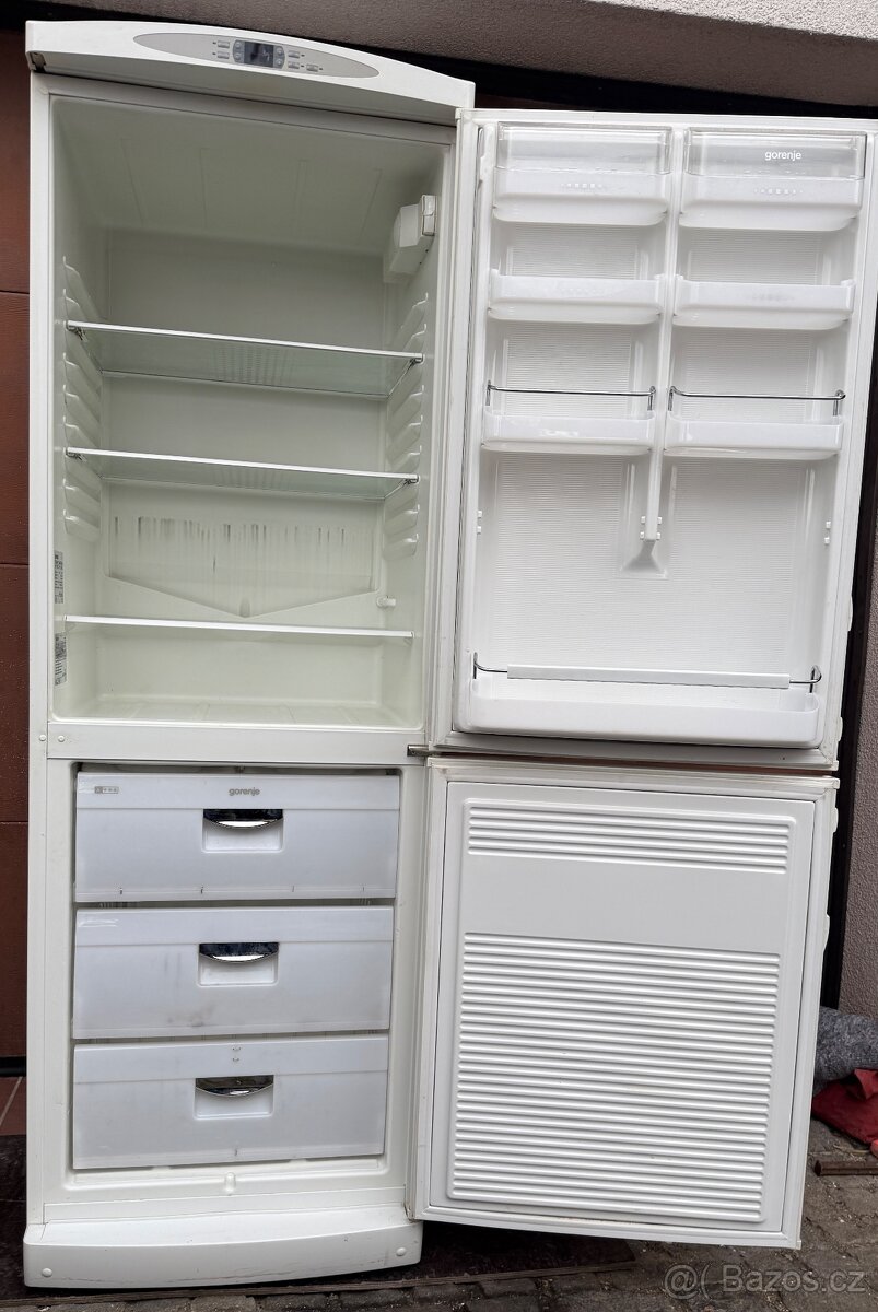 Lednice s mrazákem Hisense RB343D4AW1 - 2