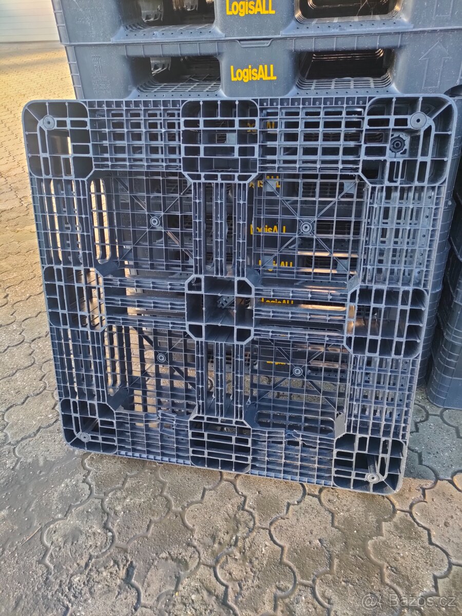 Plastove palety pevne 110x110x15cm - 2