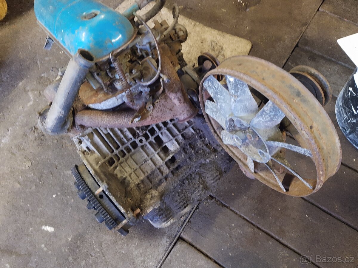 Škoda 110L - motor - 2