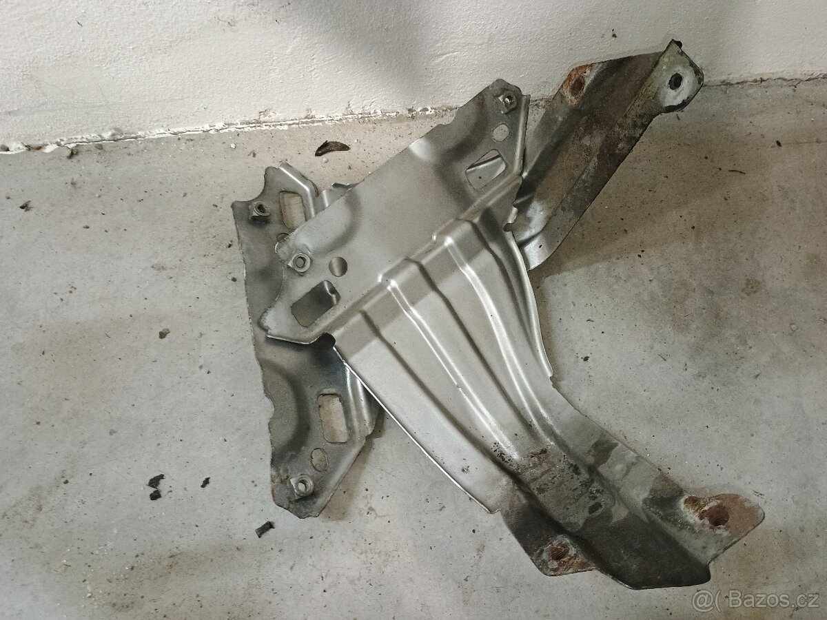 Přední levý blatník Vw Touran 1T2 - 2