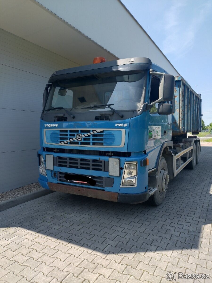Hákový nosič kontejnerů Volvo fm9 6x4 - 2