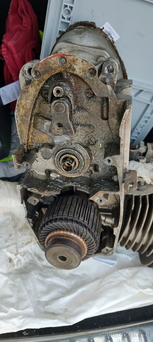 ČZ 175 skútr motor - 2