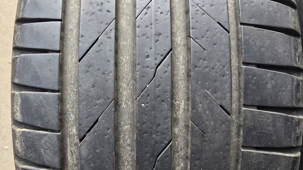 Letní pneu 245/40/19 Hankook - 2