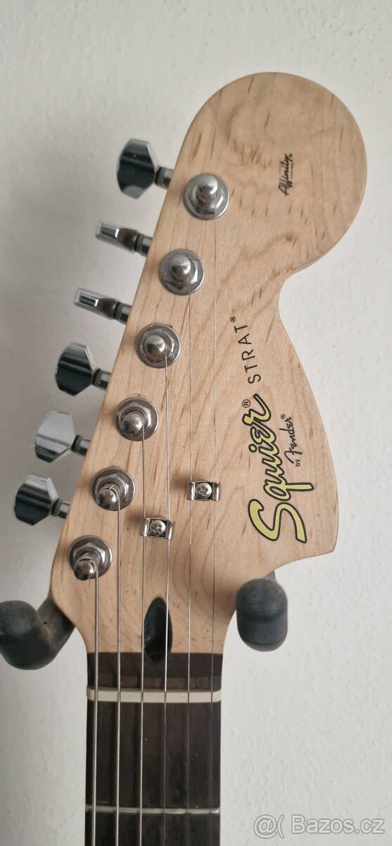 Fender Squier Affinity Series Stratocaster - 2