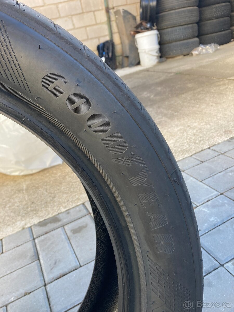 215/50/18 - 2
