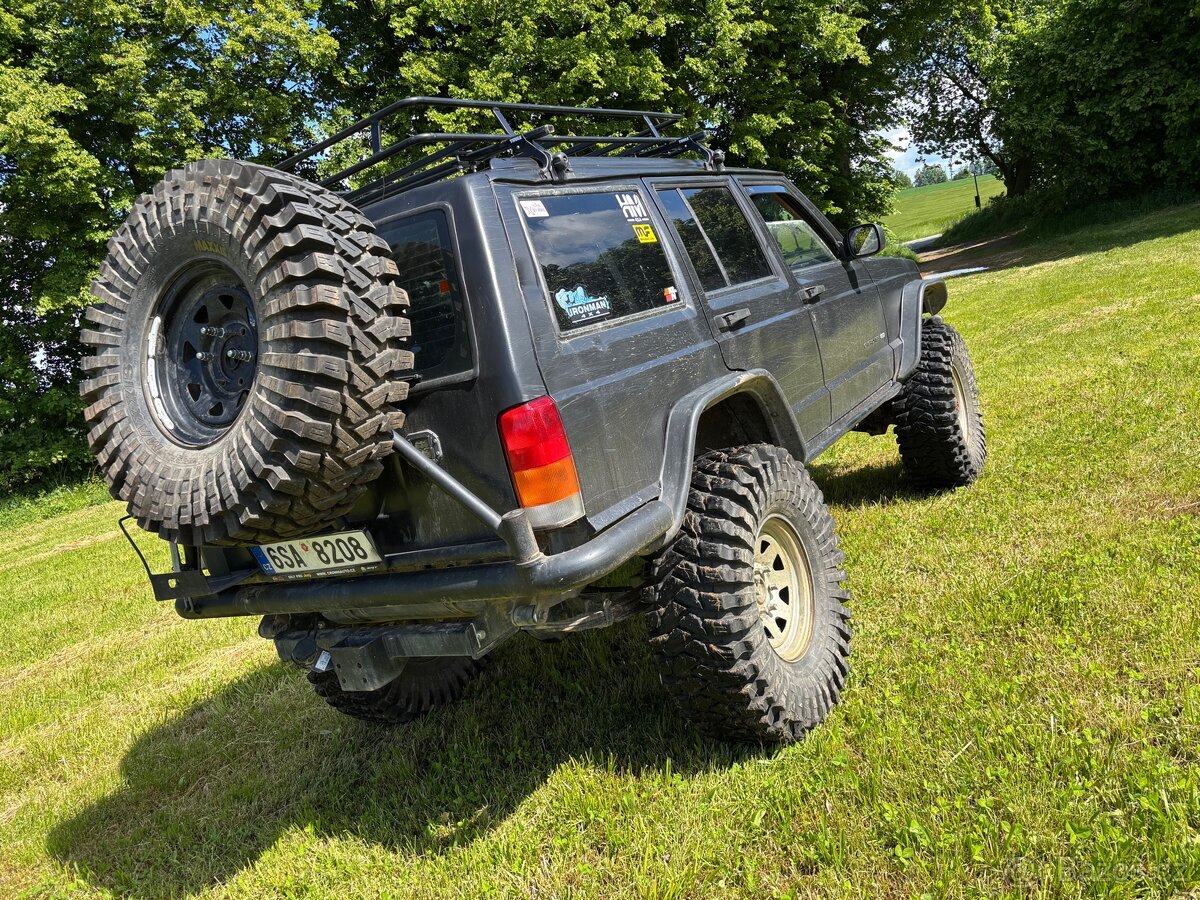 Jeep cherokee xj 4,0 manuál LPG