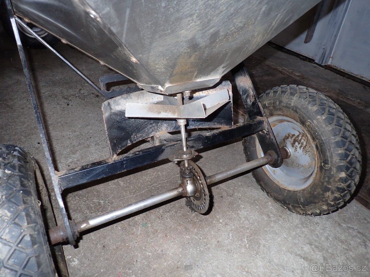 Rozmetadlo, posypový vozík VARES - 2