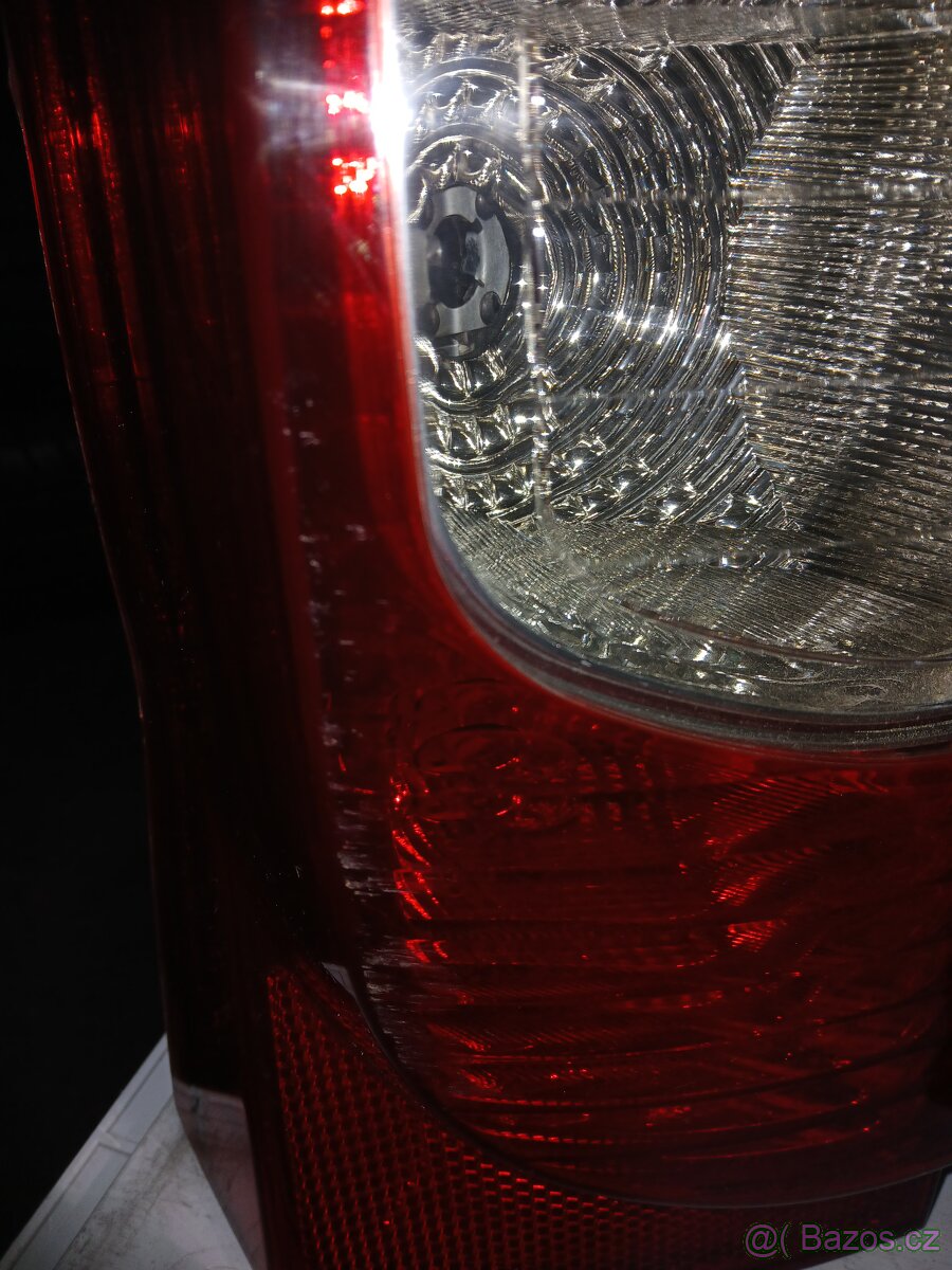 ZADNÍ SVĚTLA - 2