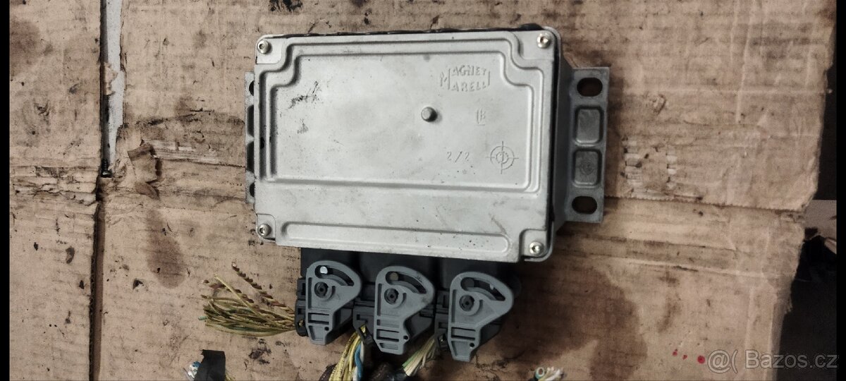 Citroen řídící jednotka motoru C5 - 2