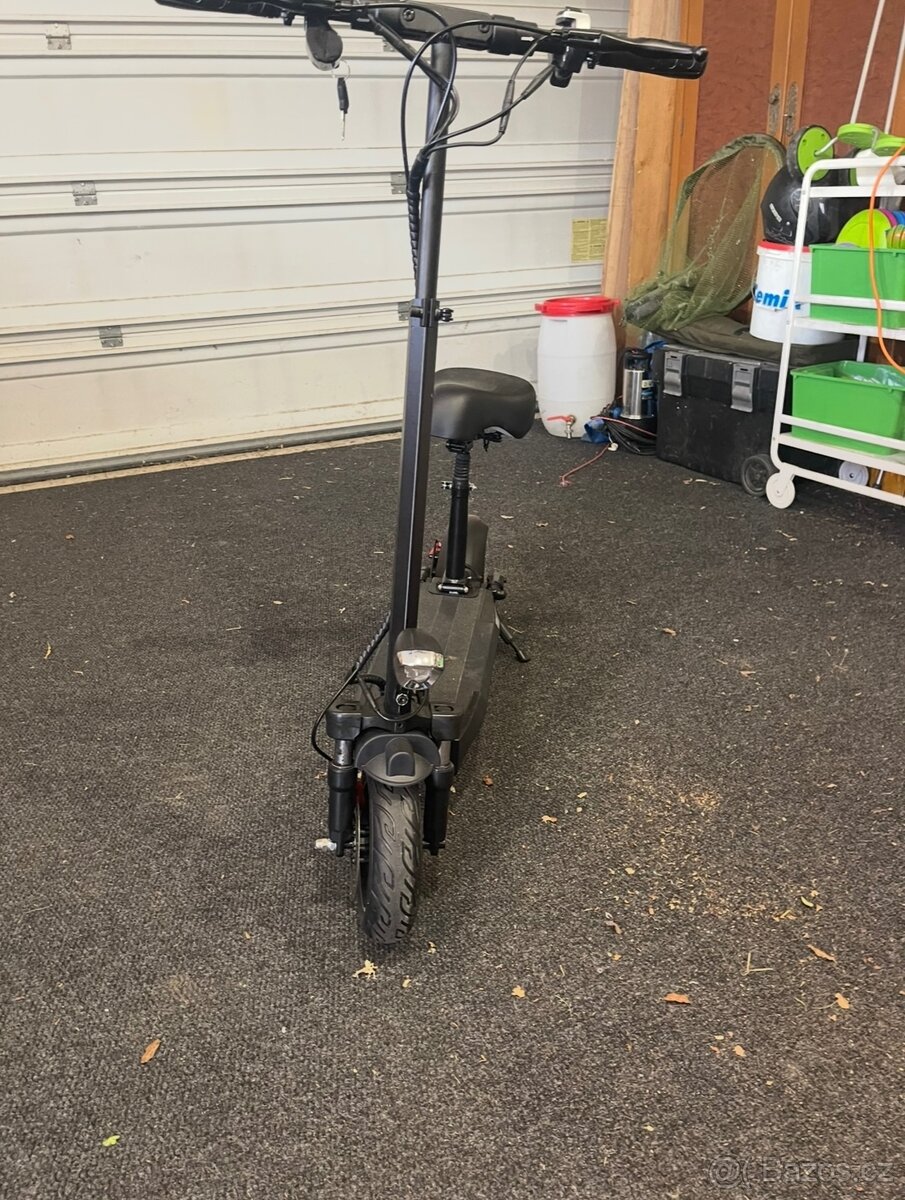 Prodam novou elektrokolobezku-nejeta,slozena - 2