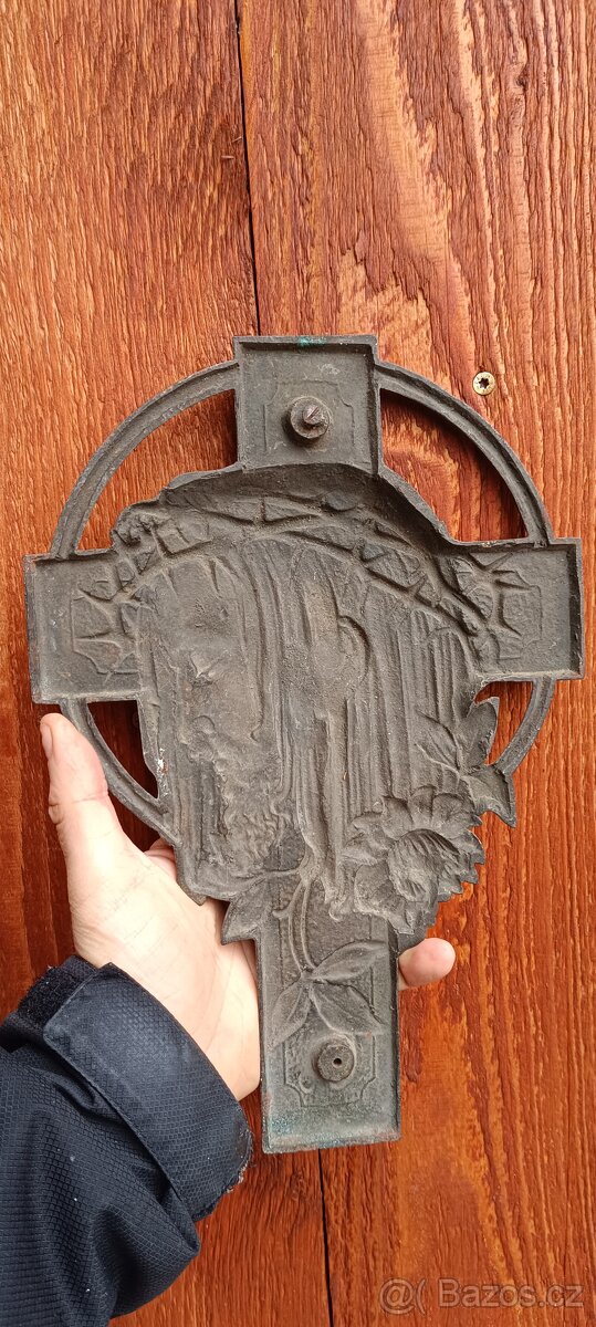 Kovový Ježíš Kristus s trnovou korunou reliéf - 2