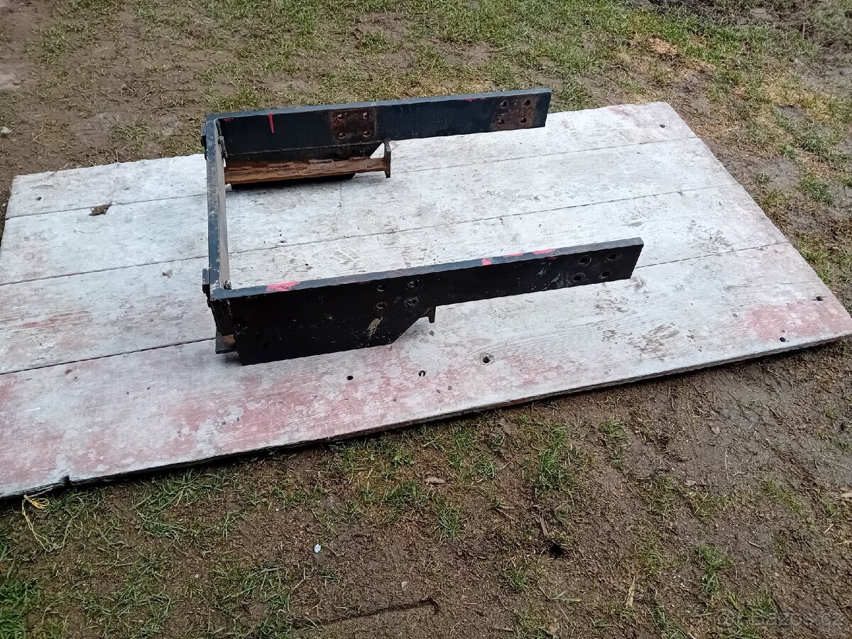 Prodám.rám na závaži. Na zetor - 2