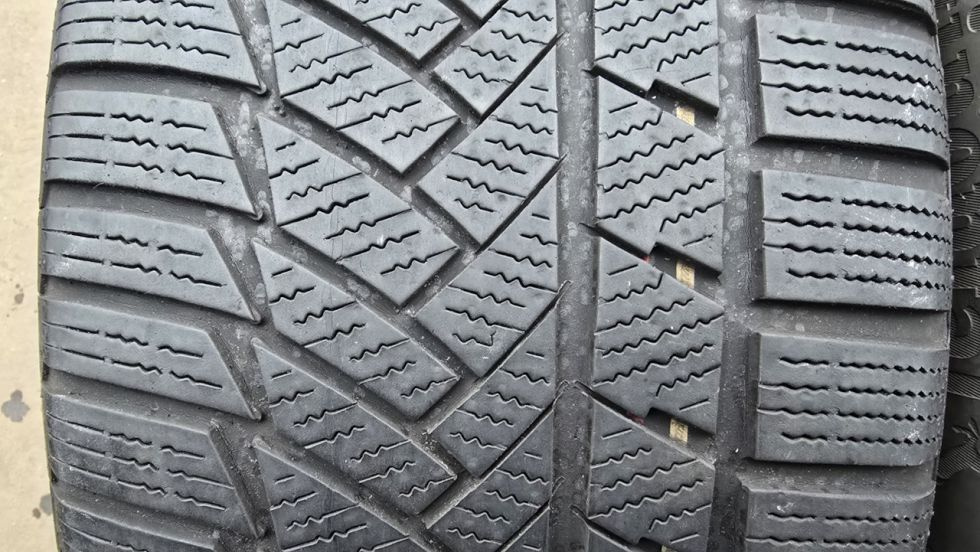 Zimní pneu 245/45/18 Continental Run Flat - 2