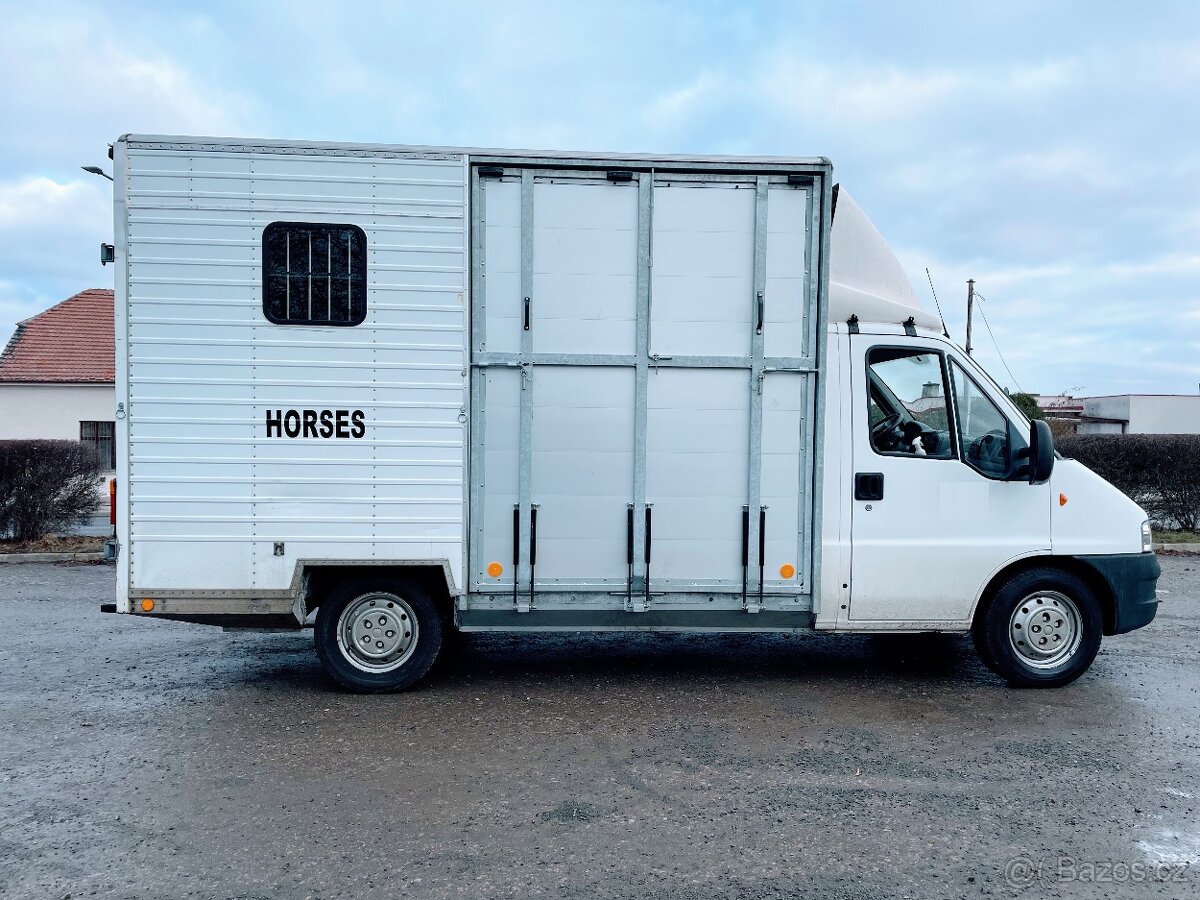 Autopřepravník pro koně, kamera, vzduchový podvozek, nová TK - 2