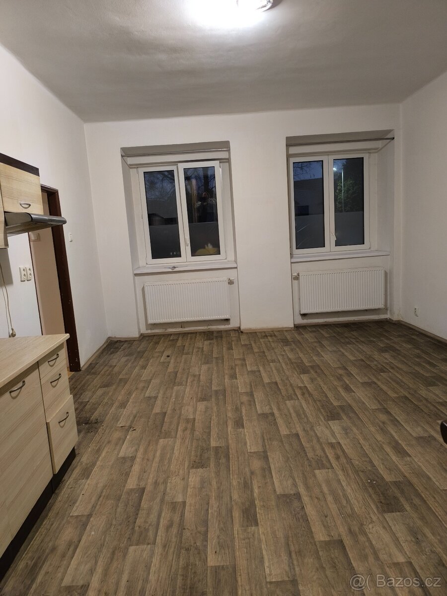 Pronájem bytu 2+kk Tvršice - 2
