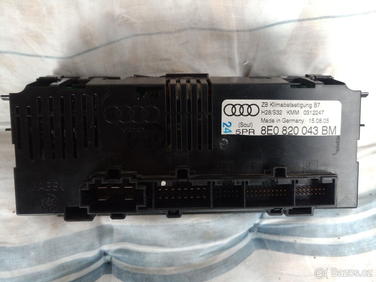 Dvoudinový climatronic A4 B7 - 2