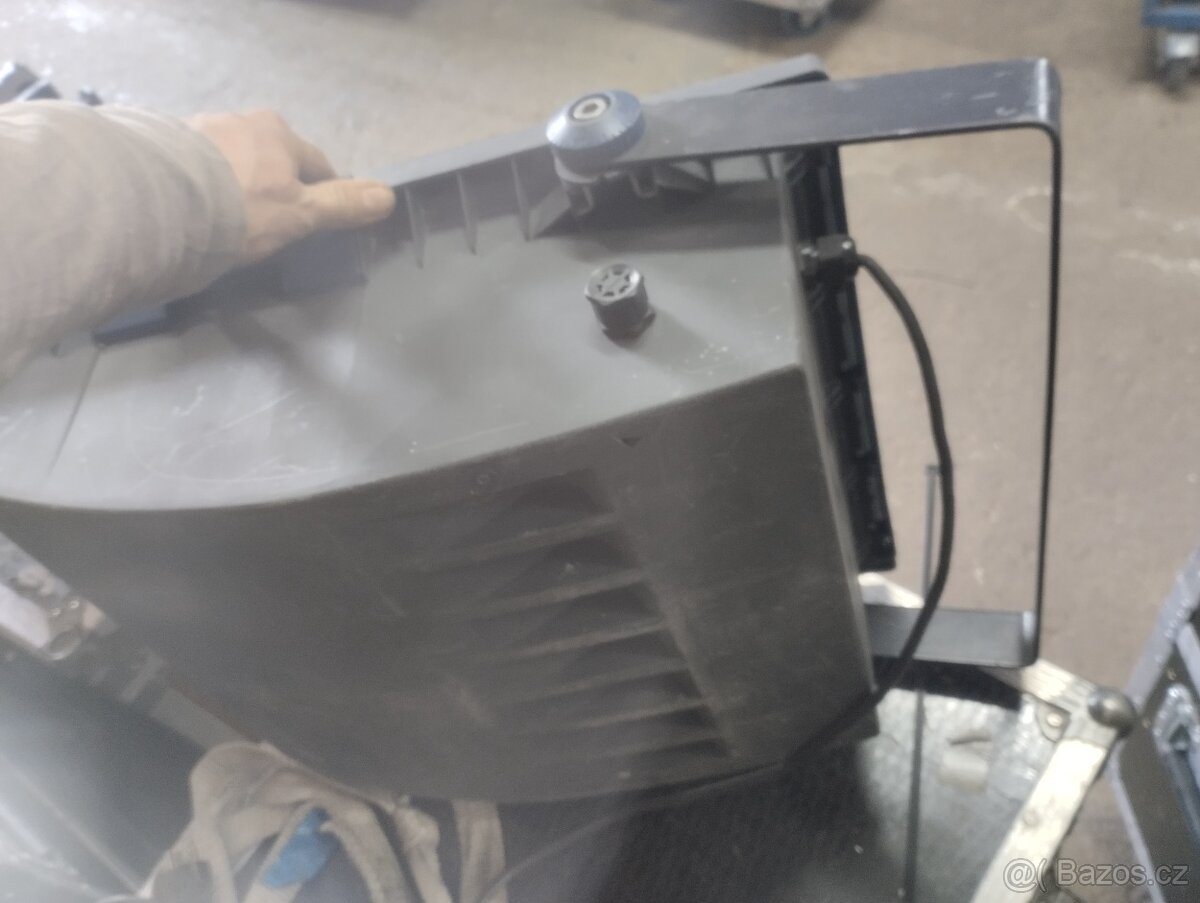 Vodotěsné reflektory vybojkove - 2