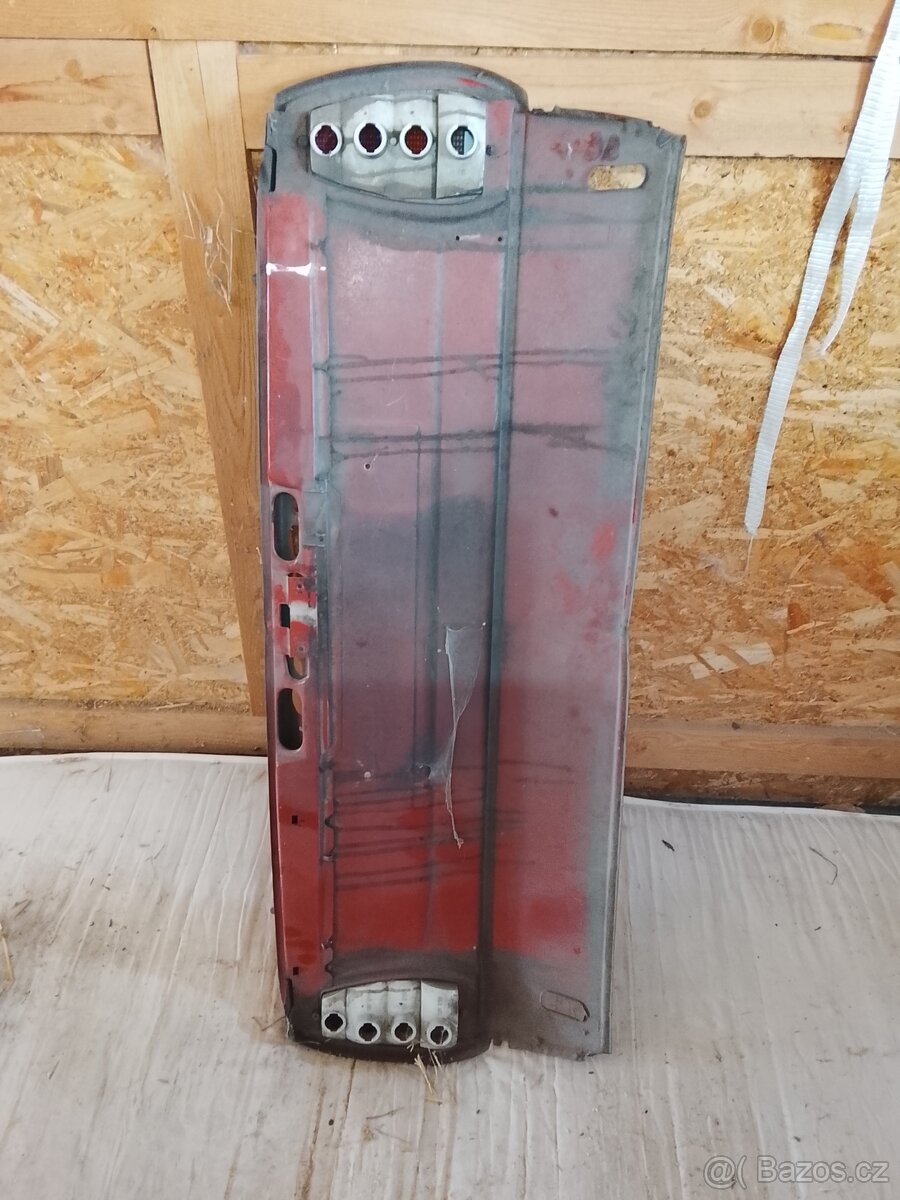 Zadní čelo Škoda - 2