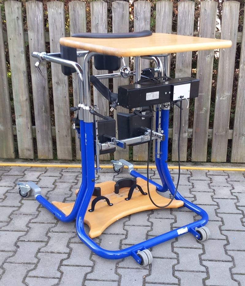 Vertikalizační stojan Otto Bock. - 2