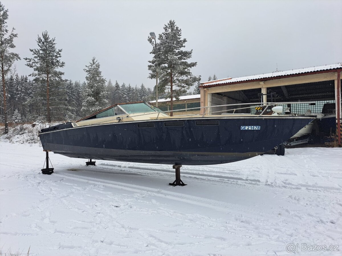 Loď člun Scarab 300 - 2