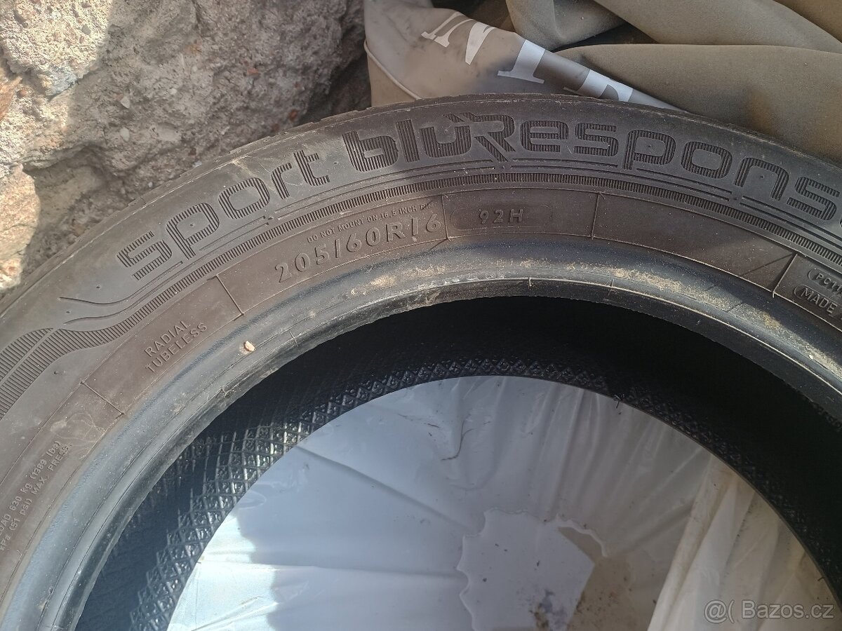 Prodám pneu - 2