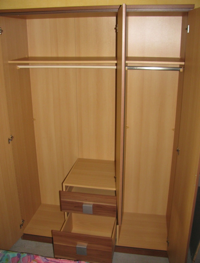 Šatní skříň - 2