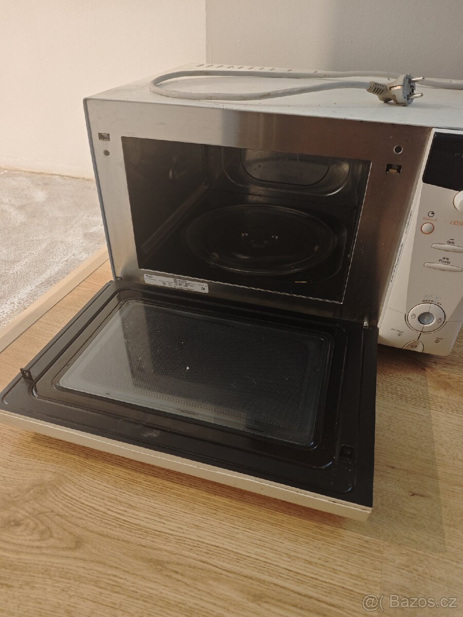 Prodám mikrovlnou troubu Whirlpool - 2