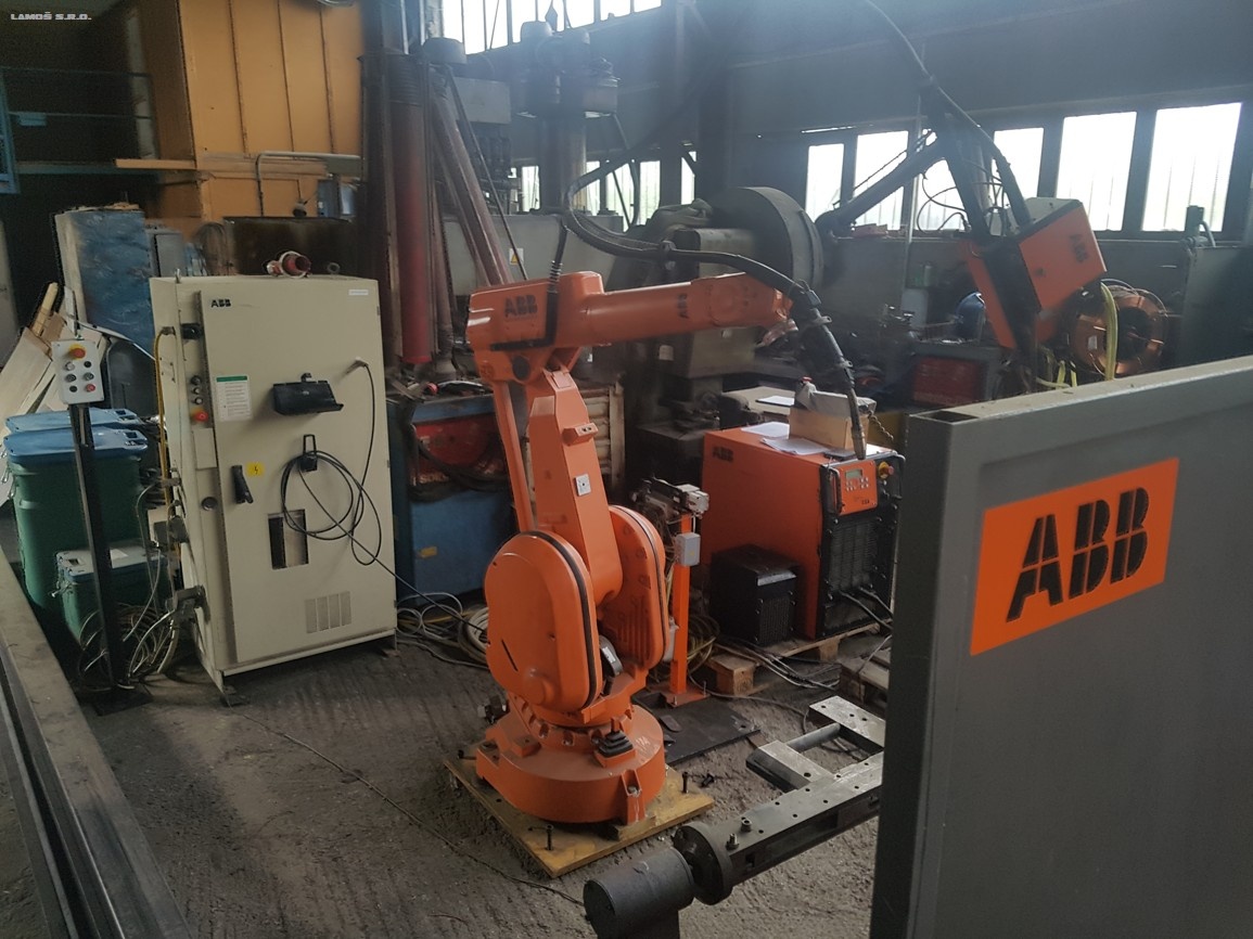 Průmyslový svářecí robot ABB IRB 2400/10 M94A - 2