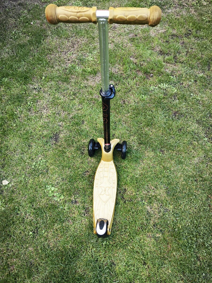 Micro Maxi T koloběžka
- 2