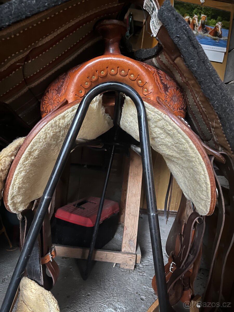 Krásné westernové sedlo FQH - 2
