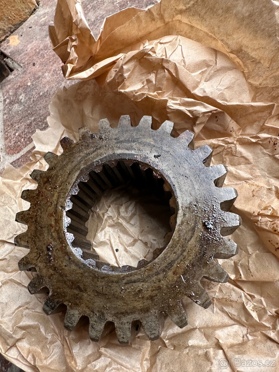 Nepoužité Hnací kolo Zetor UŘII - 2