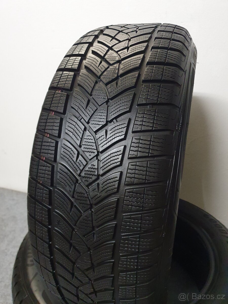 2x -- 235/55 R19 Zimní pneu Goodyear UltraGrip Perf + SUV -- - 2
