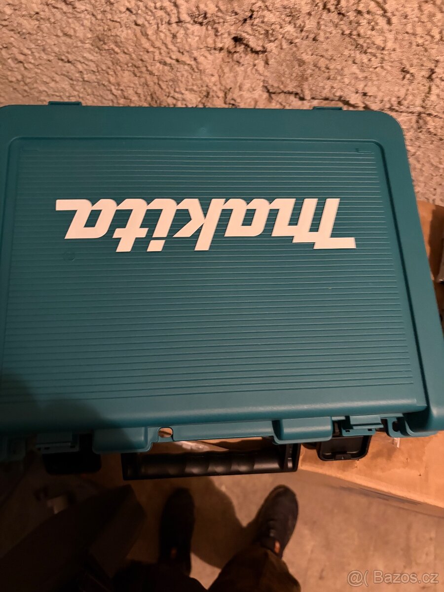 Aku šroubovák a utahovak Makita - 2