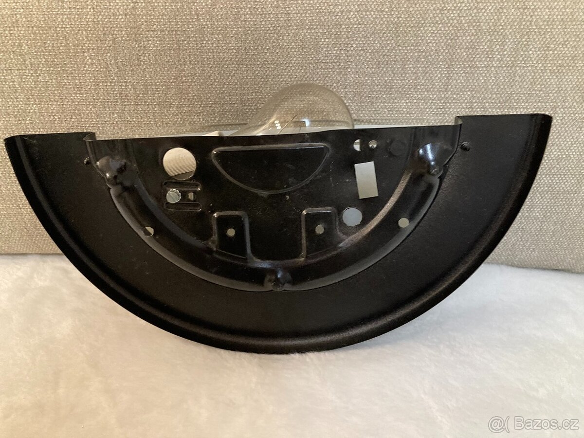 Půlkulaté nástěnné svítidlo - 2