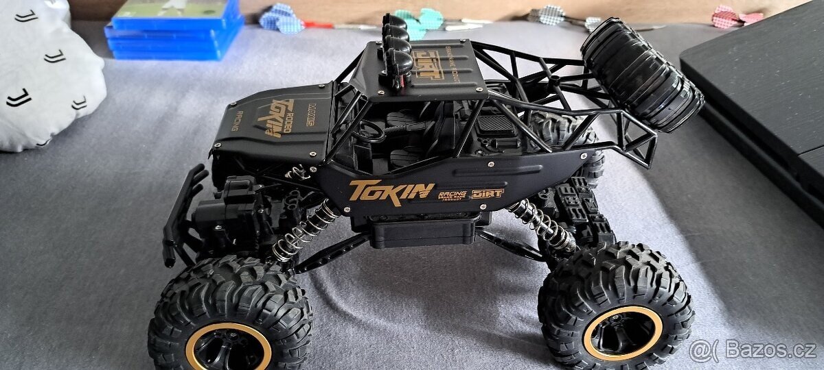 AUTO NA DÁLKOVÉ OVLÁDÁNÍ 4x4 KOVOVÉ RC AUTO + Ovladač Akumul - 2
