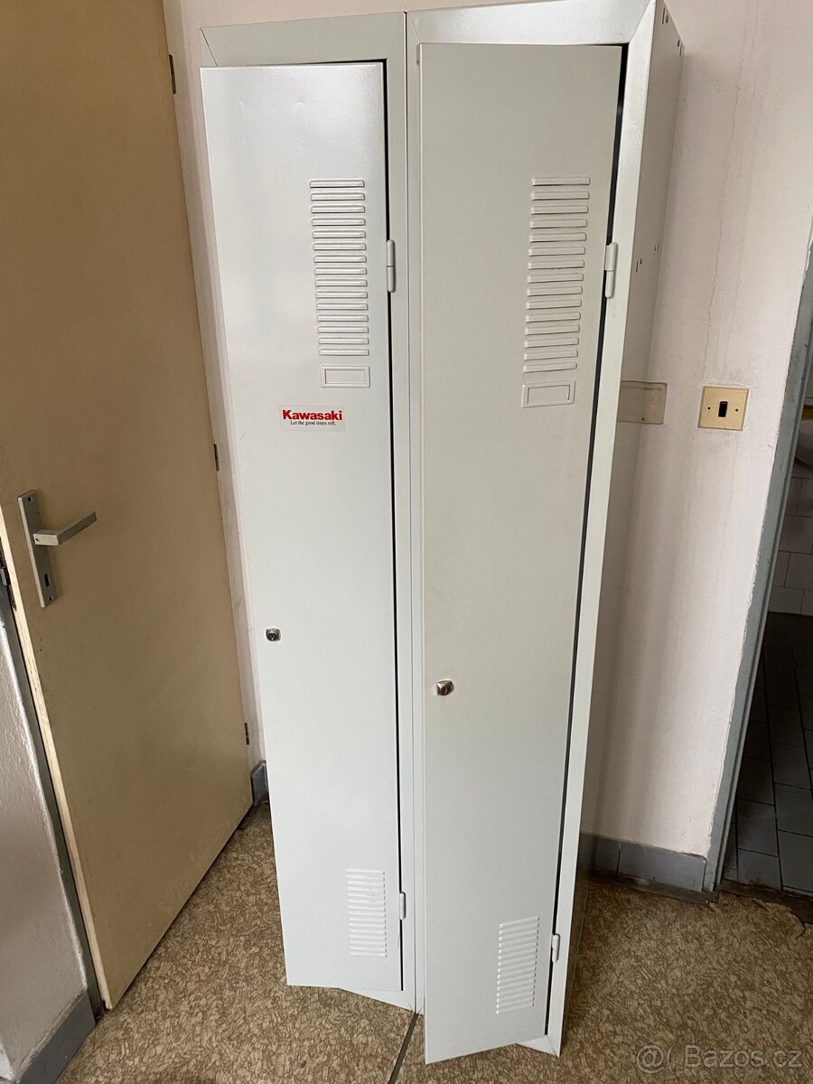 Plechové šatní skříně - 2