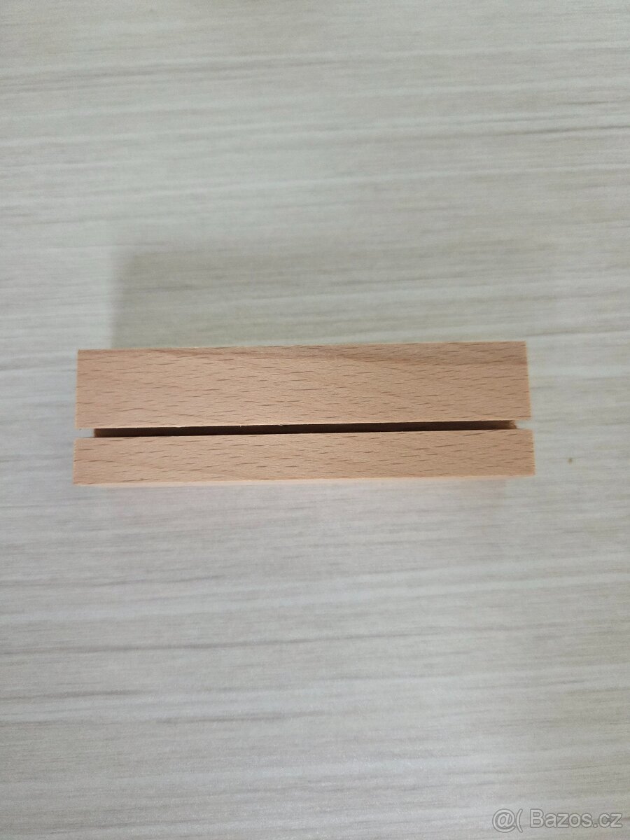 Dřevěný stojánek - 2