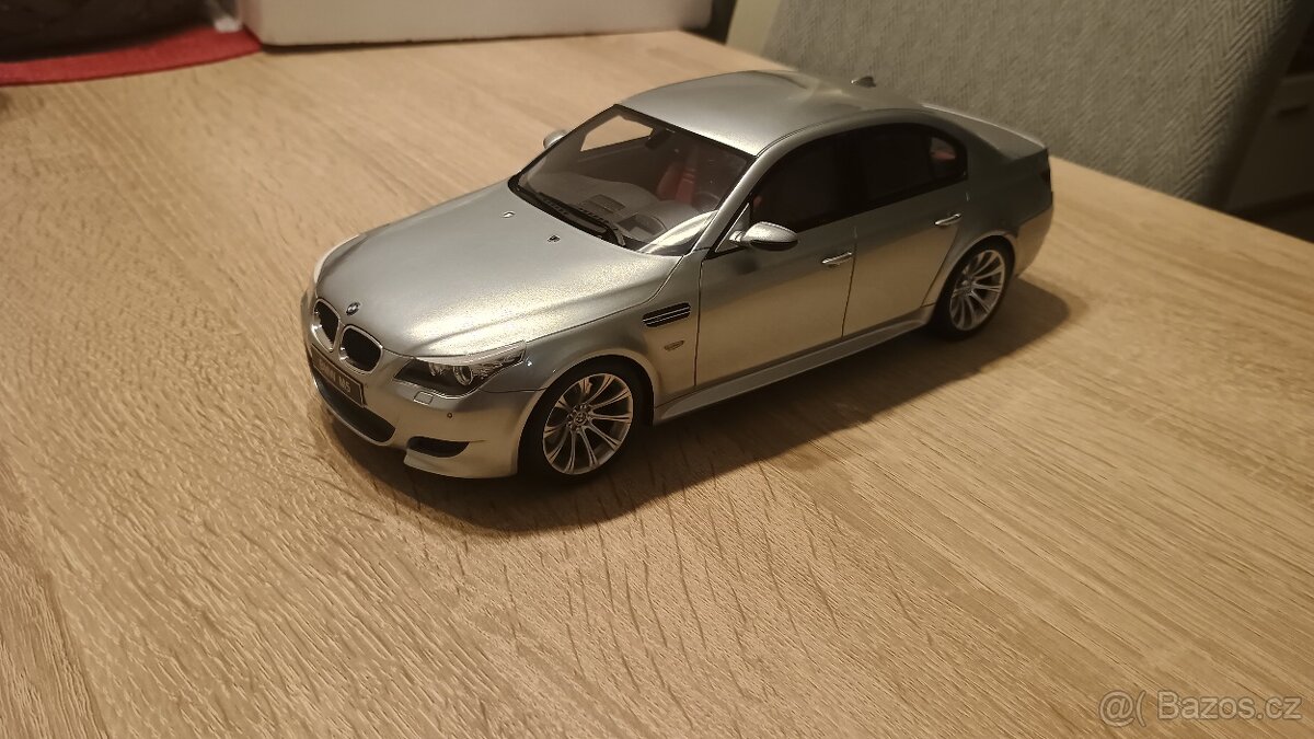 BMW M5 E60 2008 Ottomobile 1:18 - 2