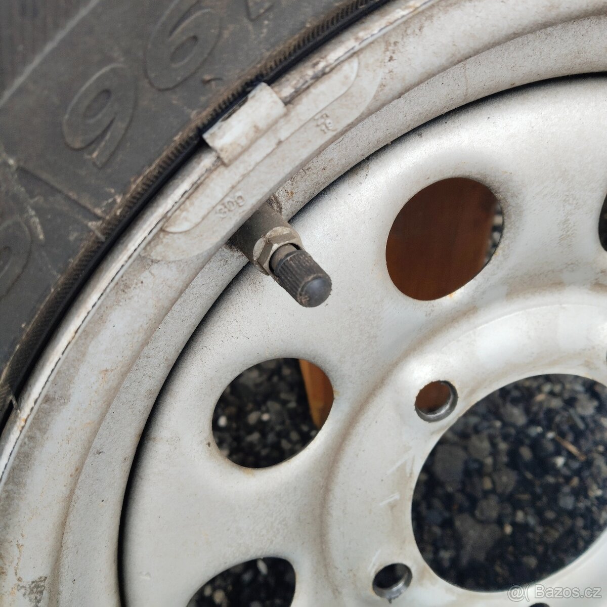 205/70r15 kola Suzuki jimny - 2