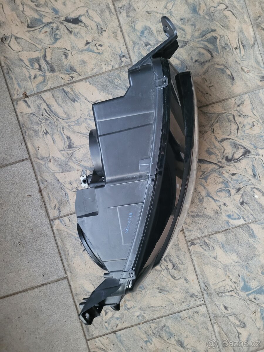 Přední světlo citroen c4 picasso - 2