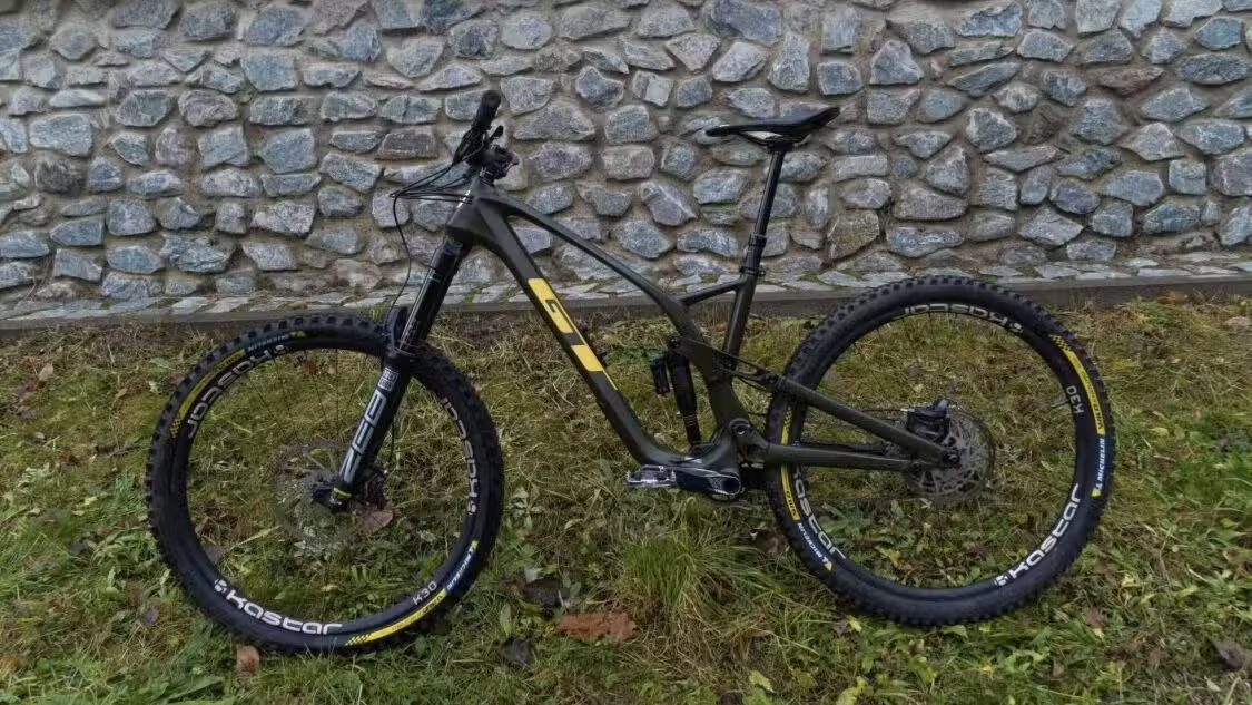 GT Force CarbonPRO - 2