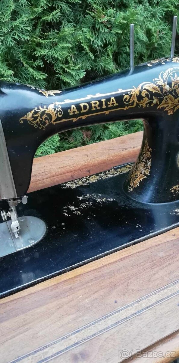 Šicí stroj ADRIA - 2