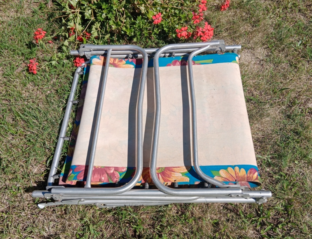 Zahradní skládací lehátko - 2