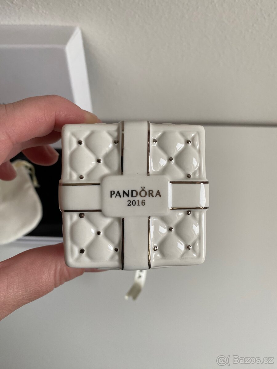 Pandora porcelánová ozdoba - 2