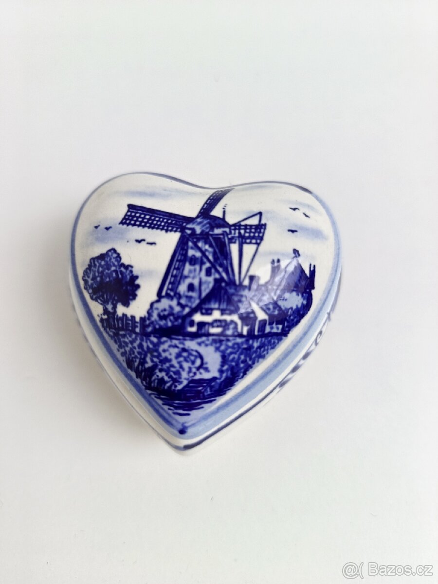 Keramika ve stylu " Delft Blue" - 2