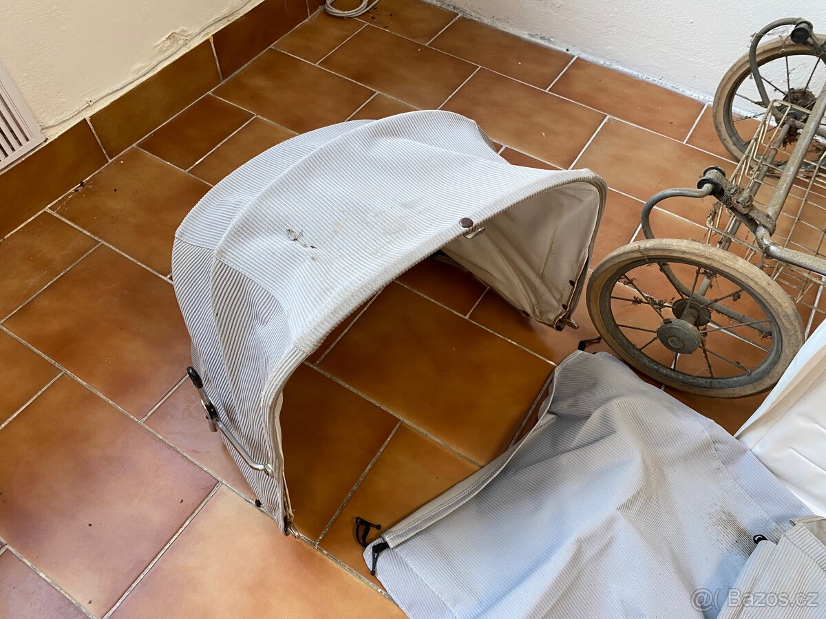 Retro kočárek Liberta + druhý zdarma - 2