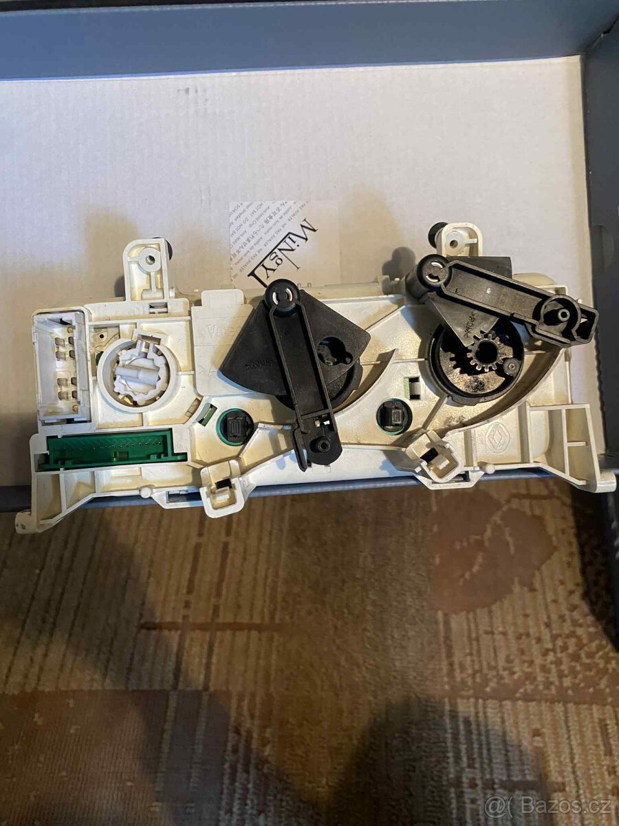 Interiérové díly z Renault Clio 2. Gen. - 2